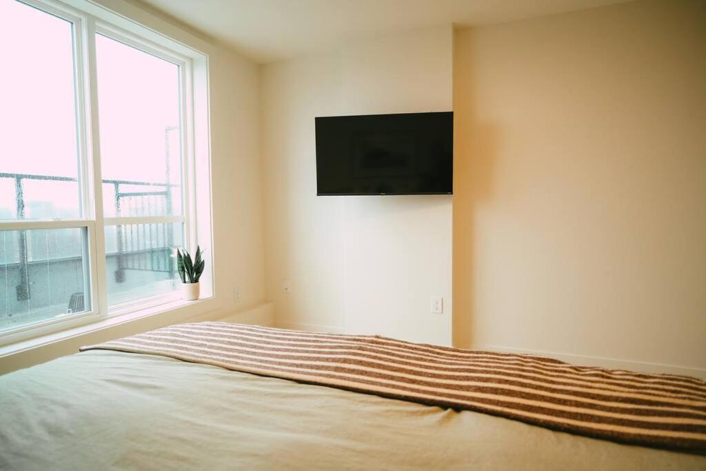 Appartamento Chic Cozy Retreat - 2Br - Stunning North End Views Halifax Esterno foto